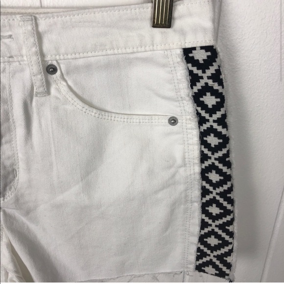Universal Thread White High Rise Shortie Short - Picture 2 of 7